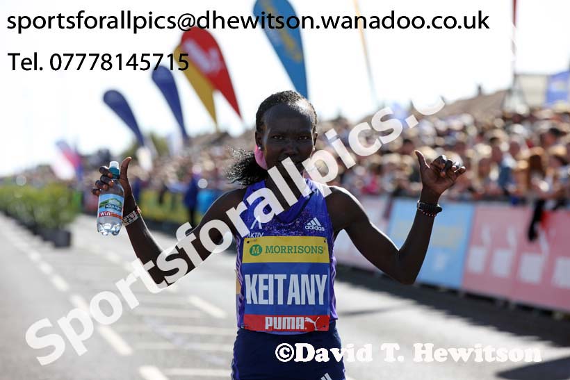 Mary Keitany after winning the womens Morrisons Great North Run. Photo: David T. Hewitson/Sports for All Pics